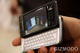 Illustration for article titled Video: First Hands On Sony Ericsson's XPERIA X1